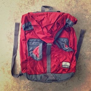 Red evrgrn Kickback Pack, 18L, great condition